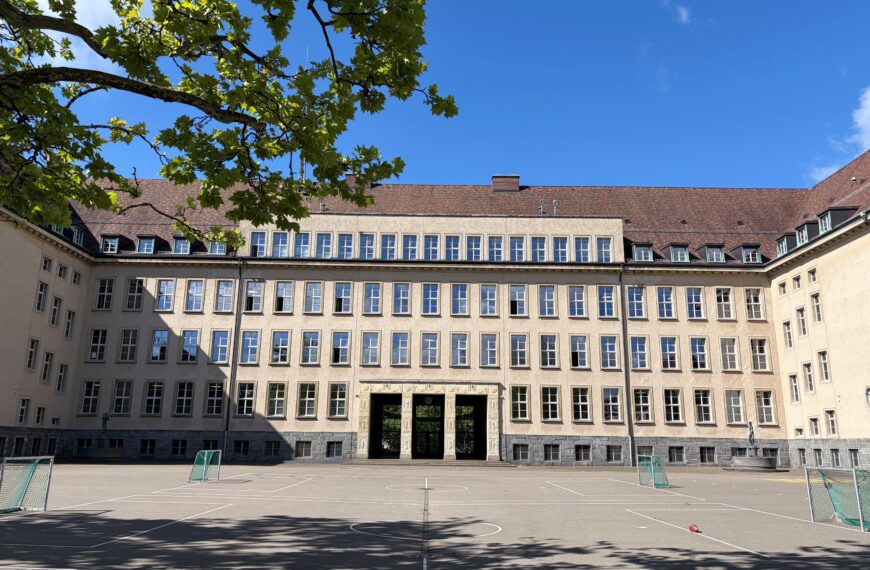 Das Kopftuch und die Schule: grosses Thema, kleines Problem