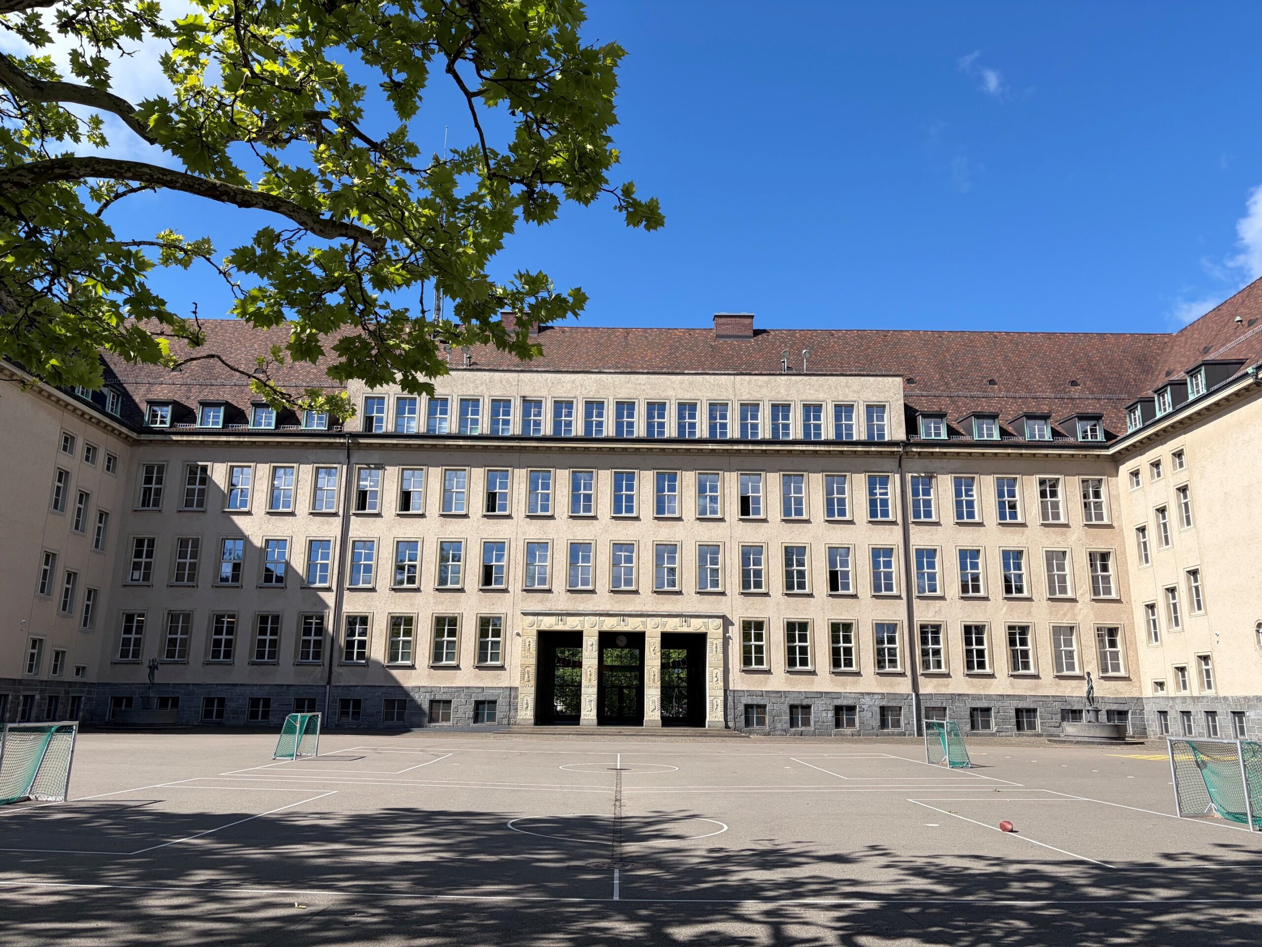 Das Kopftuch und die Schule: grosses Thema, kleines Problem